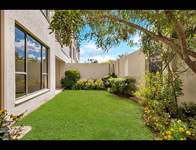 2 BEDROOM APARTMENT FOR SALE IN BRYANSTON